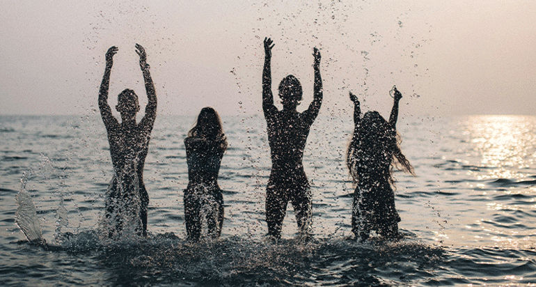 Novelty and loyalty at odds