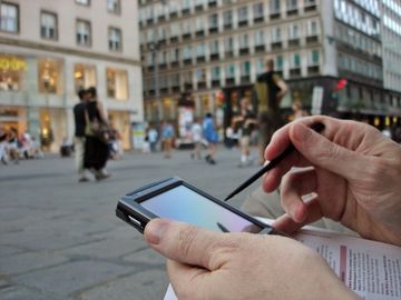 Viator opens the champagne for mobile platform