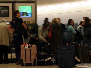United premieres Premier Baggage