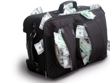 Ryanair is the King of Ancillary Revenue... especially explaining it