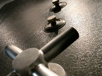 Two corporate booking tools make nice -- Amadeus opens tech vault for Concur