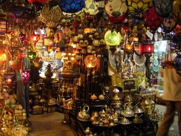 What is the difference between the Grand Bazaar in Istanbul and online travel?
