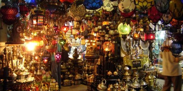 What is the difference between the Grand Bazaar in Istanbul and online travel?