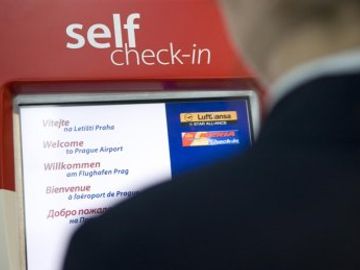 Survey: half of airlines expect to spend more on technology in 2011