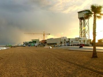 Web service launches to reimburse travellers for rain or lack of sun