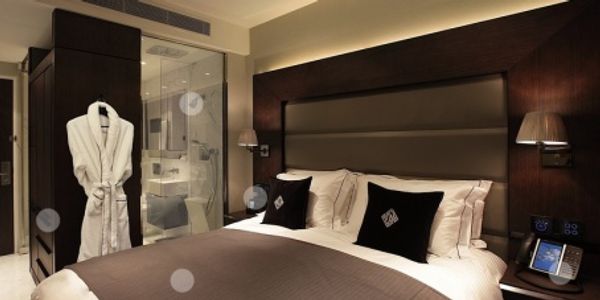 Hotel puts iPad in every room, claims most hi-tech in town