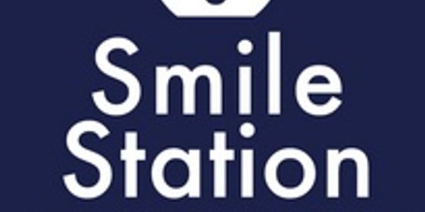 Hipmunk plugs itself with airport recharging station