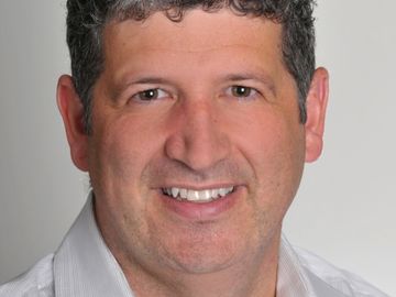 Priceline hires former Starbucks and Microsoft exec to be CEO of Booking.com