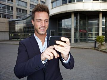Survey: US adults doing mobile check-ins more than doubled