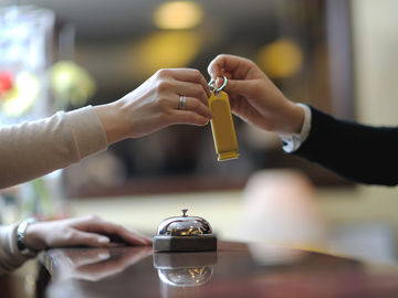 The implications of last-minute bookings for hotel operators