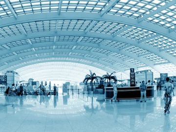 Airports plot investment in mobile apps and social media