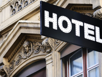 Managing the last-minute channel: the hotel perspective