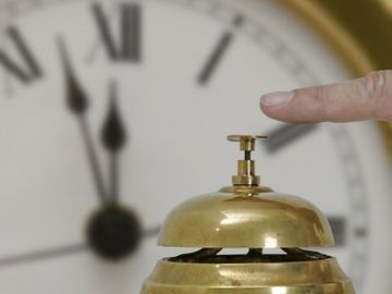 Mobile trend toward lateness is a puzzle and opportunity for hotels and agencies