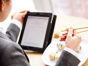Tablets replacing paper menus in restaurants – a long-term trend or too problematic?