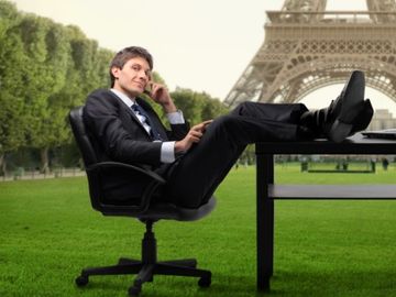 Bonjour! City of Paris launches travel startup incubator