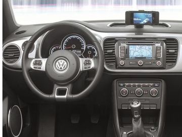 Volkswagen unveils iBeetle, some integration for Apple fanboy-petrolheads