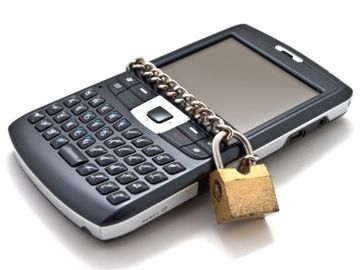 Do travel companies need to revisit mobile security choices for staff?