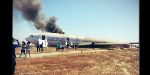 Social media and Asiana flight 214: whole story versus sum of its parts
