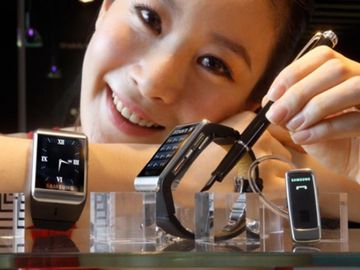 What is the future of wearable technology in the travel industry?