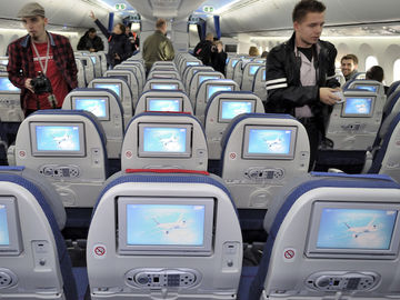 What airlines can learn from other businesses to enhance in-flight retail What airlines can learn from other businesses to enhance in-flight retail