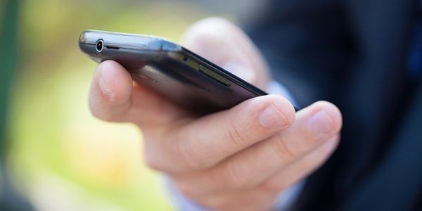 Brands want users to realise potential of mobile travel - so promos might help