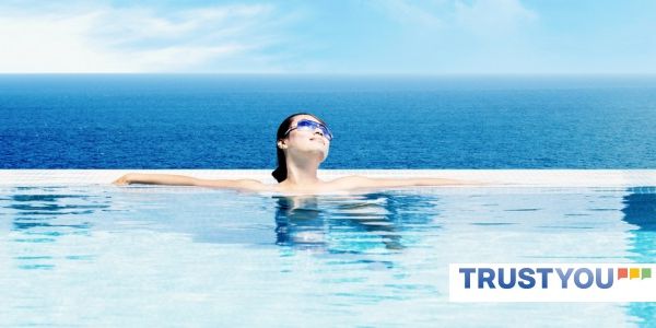 Travelers will smile about service, but are irate over internet