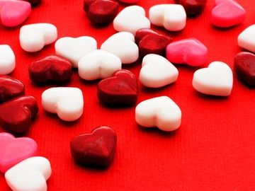 Hangzhou plays cupid with tourists via cute Valentine app on Facebook