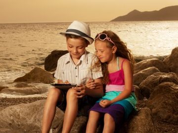 Study: devices and technology used on leisure and business trips