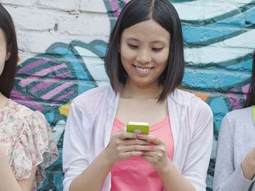 Instant messaging flies into travel - WeChat adds flight booking service
