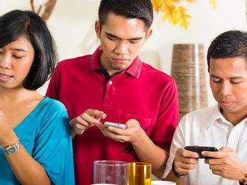 Asian travellers lead in mobile travel search and bookings [INFOGRAPHIC]