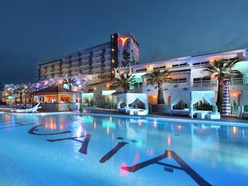 Ibiza hotel updates guest bracelet with integrated PayPal payments