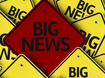 How can startups build relationships with the media