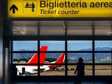 For personalisation and direct sales, airlines must set ecommerce free