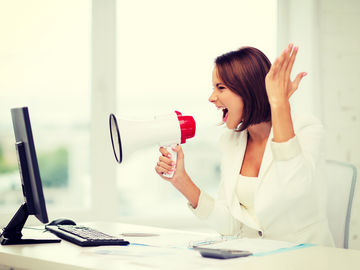 Price, reviews, ratings and the business traveler: Hotel pricing in a social world