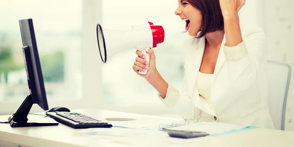 Price, reviews, ratings and the business traveler: Hotel pricing in a social world