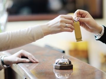 Dear hoteliers, the future of guest experience is NOT all about technology