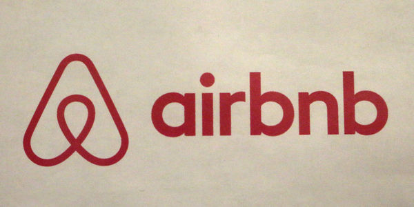 Are Airbnb's user reviews to be trusted?