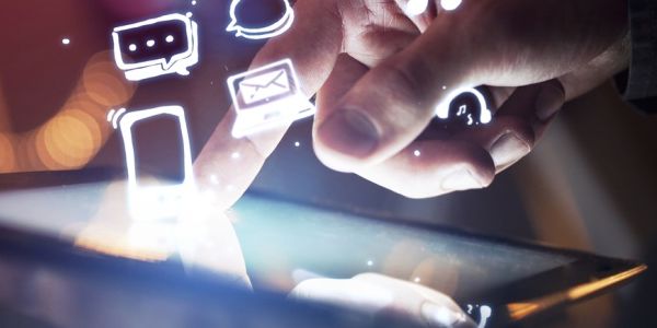 Booking.com makes Edinburgh mobile, Mobilise partners with iPass, and more...