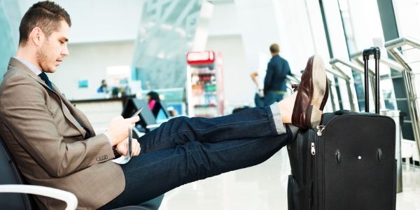 What are travellers saying when they use social media at airports? [INFOGRAPHIC]