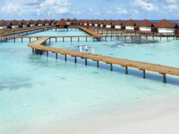 TUI looks to one brand future, puts LateRooms up for sale