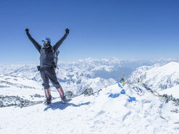 Startup pitch: Faralong moves into adventure travel with group buying model