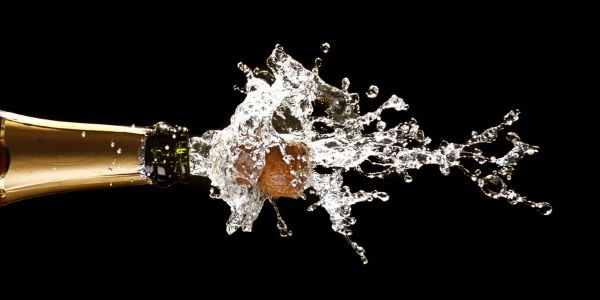 Travel brands developing wearables and virtual reality: don't pop the champagne just yet