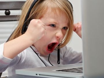 Quarter of web users abandon travel bookings if local currency isn't supported