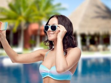 What factors are most important to travellers when reading web reviews?