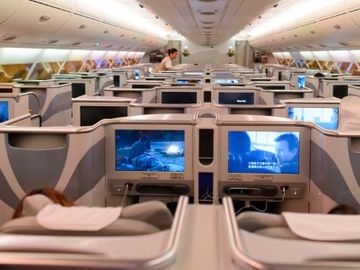 Replicating online user experience when the passenger is on-board