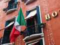 Snapshot on European independent hotel bookings [INFOGRAPHIC]