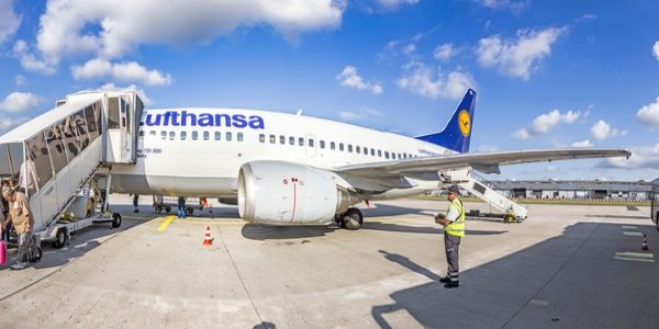 Lufthansa traffic up in first clean month since GDS surcharge (but rivals up more)