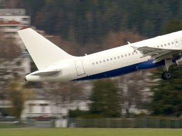 Airlines take off for Adyen