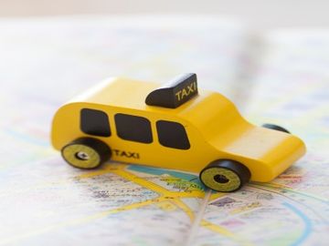 Google gives Uber some competition, expands ground transport on Maps