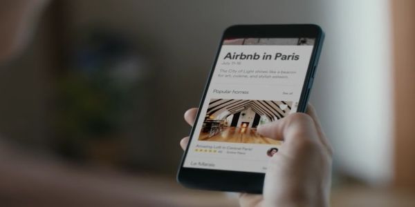 Why travellers choose Airbnb and how do they use it?